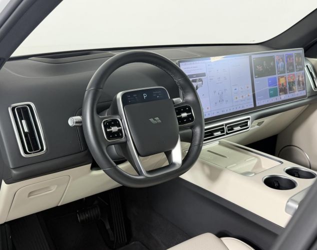 LiXiang (Li Auto) L7  