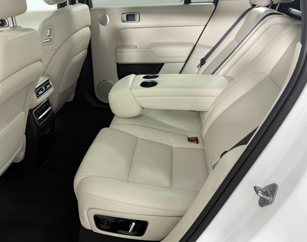 LiXiang (Li Auto) L7  