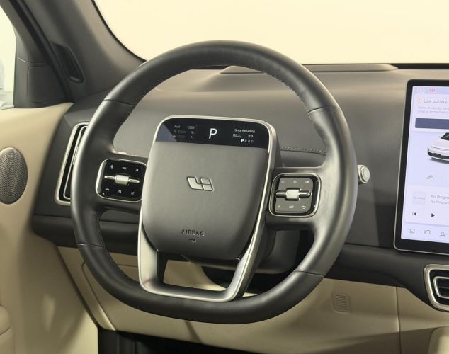 LiXiang (Li Auto) L7  