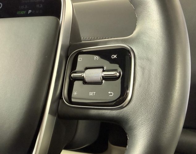 LiXiang (Li Auto) L7  