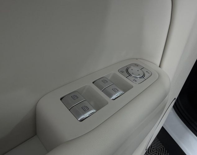 LiXiang (Li Auto) L7  