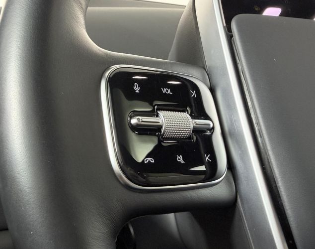 LiXiang (Li Auto) L7  