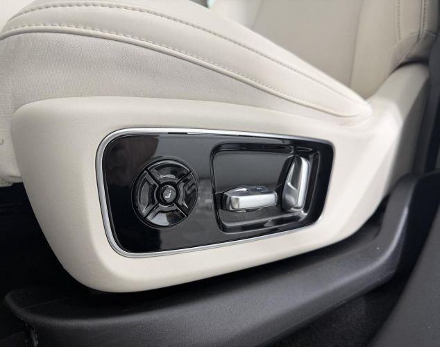 LiXiang (Li Auto) L7  