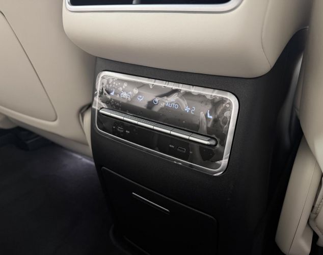 LiXiang (Li Auto) L7  