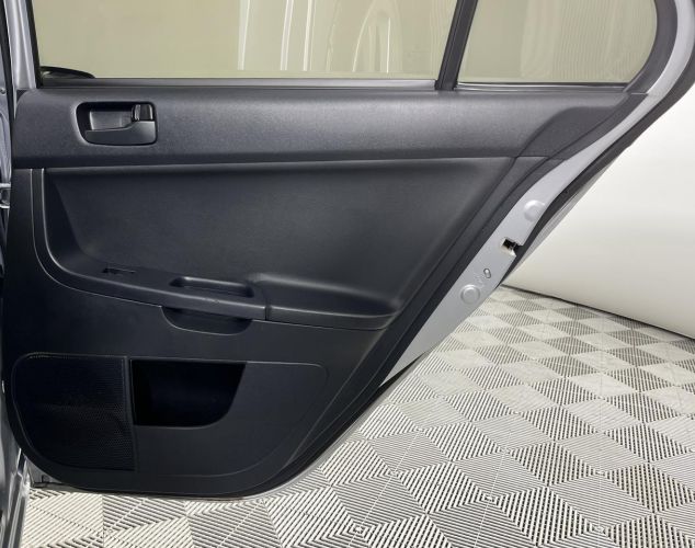 Mitsubishi Lancer  Inform