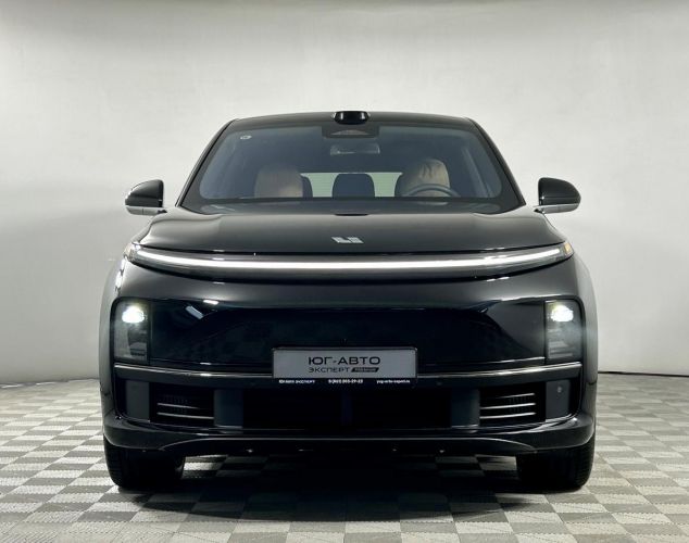 LiXiang (Li Auto) L7  