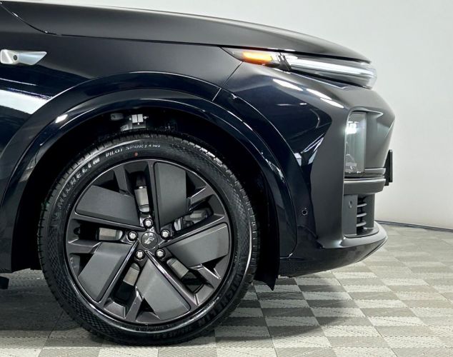 LiXiang (Li Auto) L7  