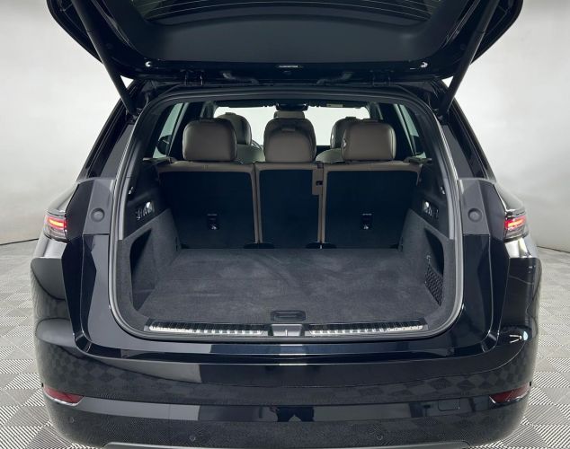 LiXiang (Li Auto) L7  