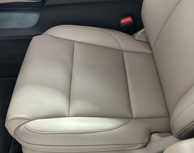 LiXiang (Li Auto) L7  