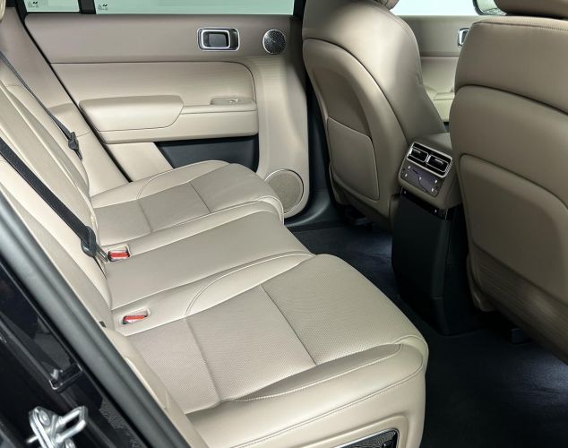 LiXiang (Li Auto) L7  