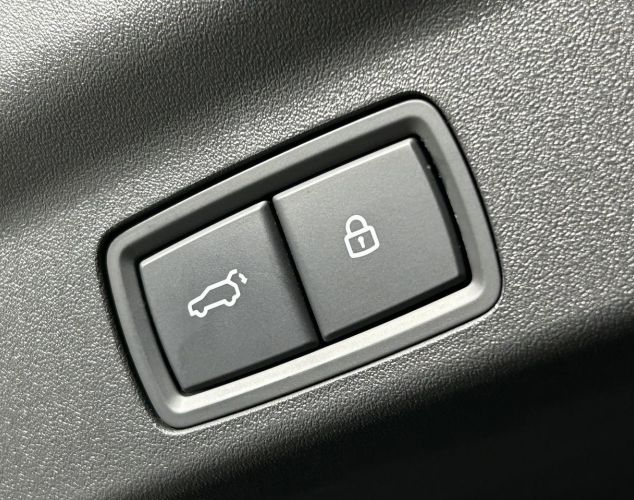 LiXiang (Li Auto) L7  