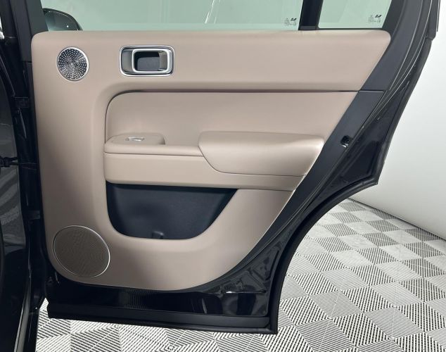 LiXiang (Li Auto) L7  