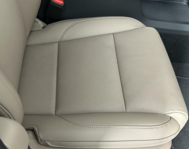 LiXiang (Li Auto) L7  