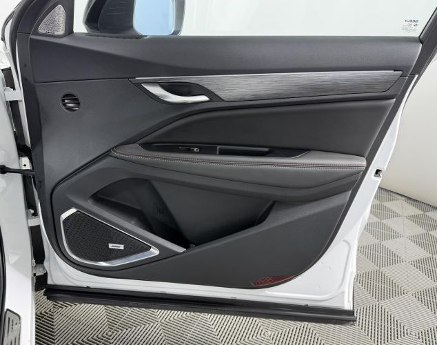 Geely Tugella  Flagship Sport