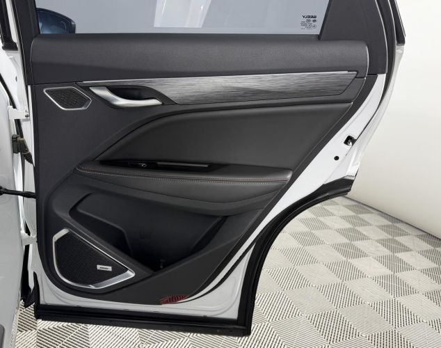 Geely Tugella  Flagship Sport