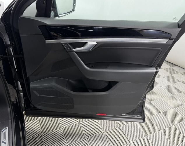 Volkswagen Touareg  R-Line