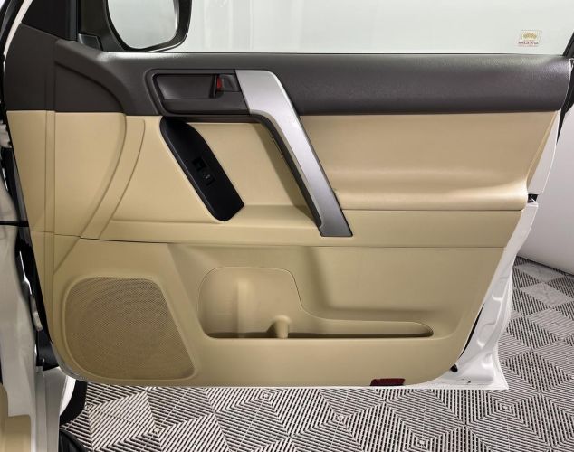 Toyota Land Cruiser Prado  Люкс (5 мест)