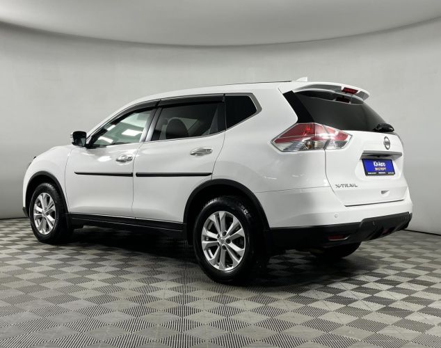 Nissan X-Trail  SE