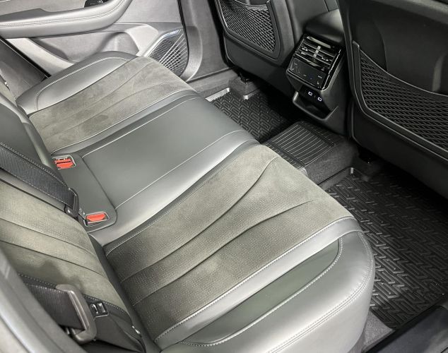 Geely Monjaro  Flagship