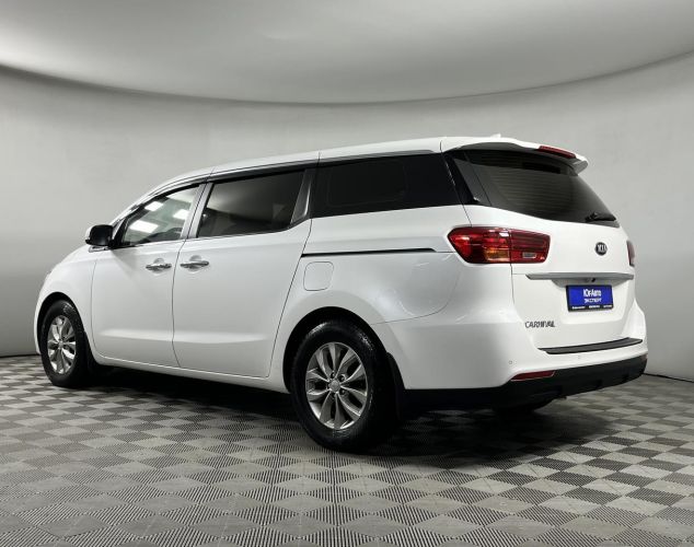 Kia Carnival  