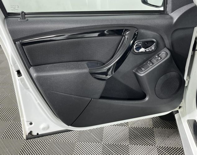 Renault Duster  Drive