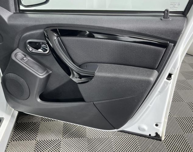 Renault Duster  Drive