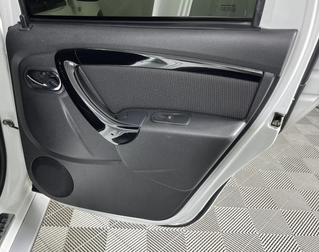 Renault Duster  Drive