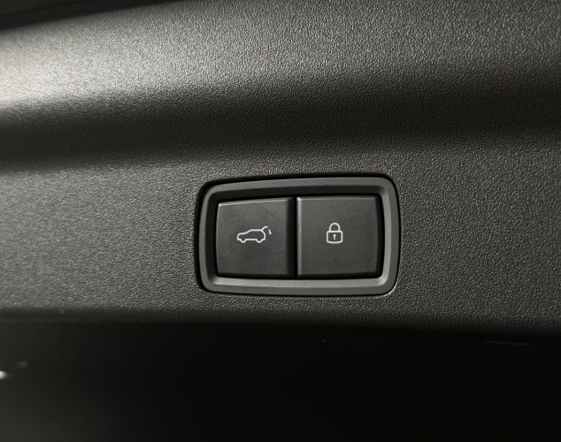 LiXiang (Li Auto) L7  