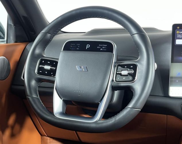 LiXiang (Li Auto) L9  