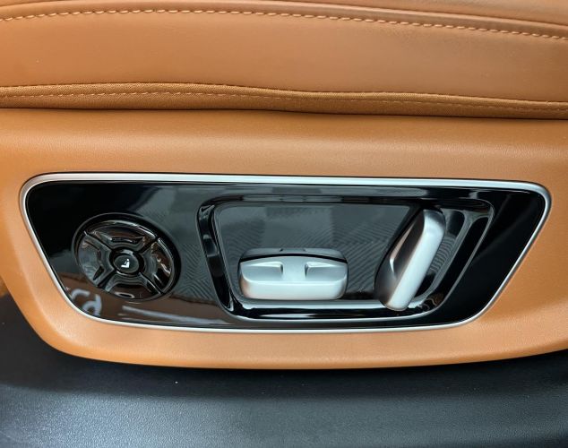 LiXiang (Li Auto) L9  