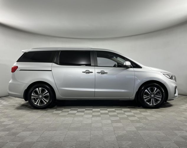 Kia Carnival  Prestige