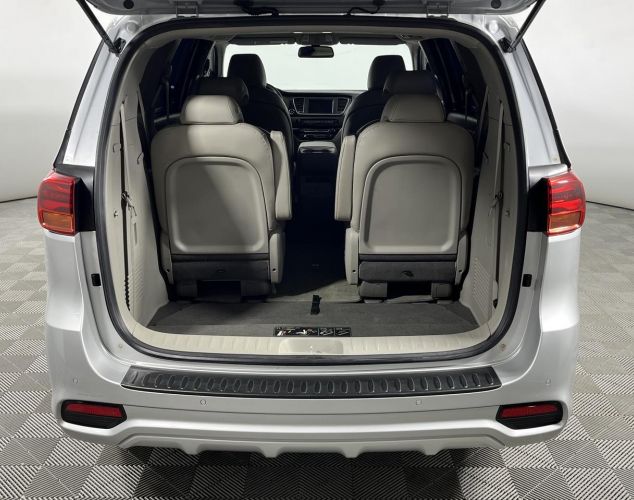 Kia Carnival  Prestige