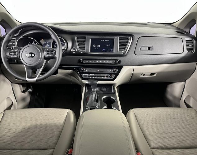 Kia Carnival  Prestige