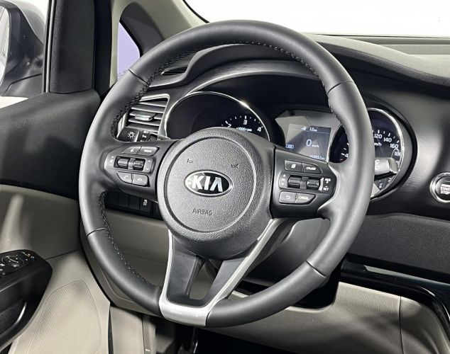 Kia Carnival  Prestige