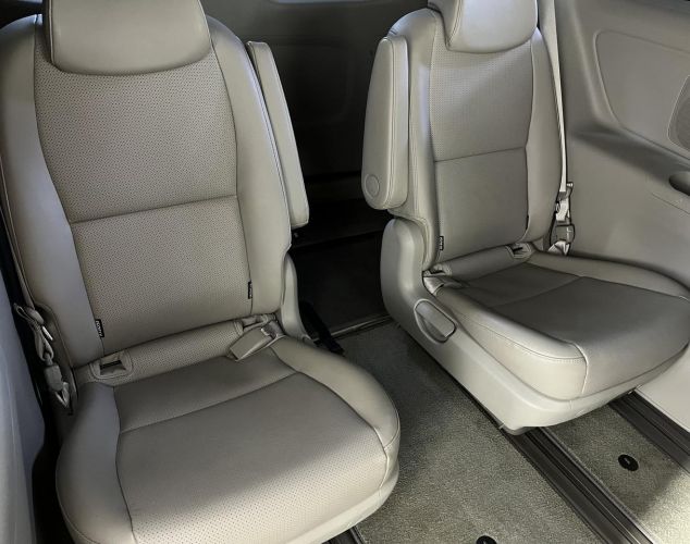 Kia Carnival  Prestige