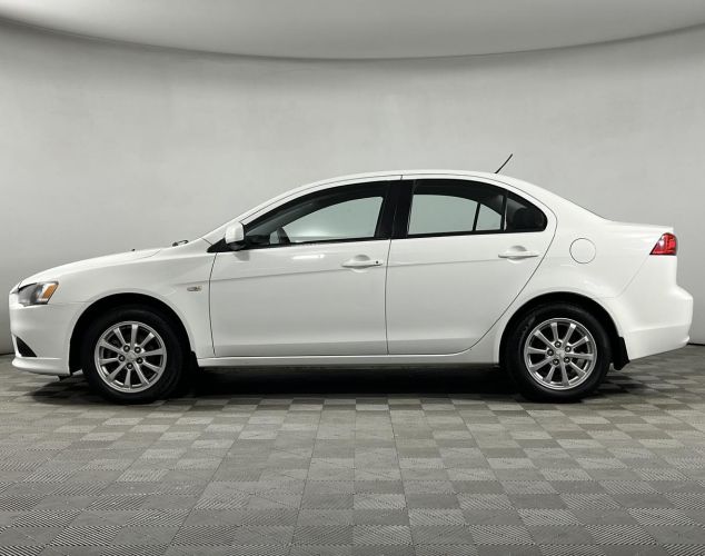 Mitsubishi Lancer  Invite