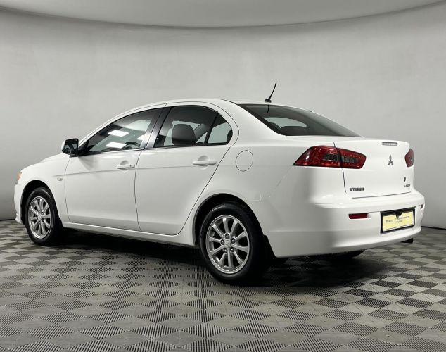 Mitsubishi Lancer  Invite