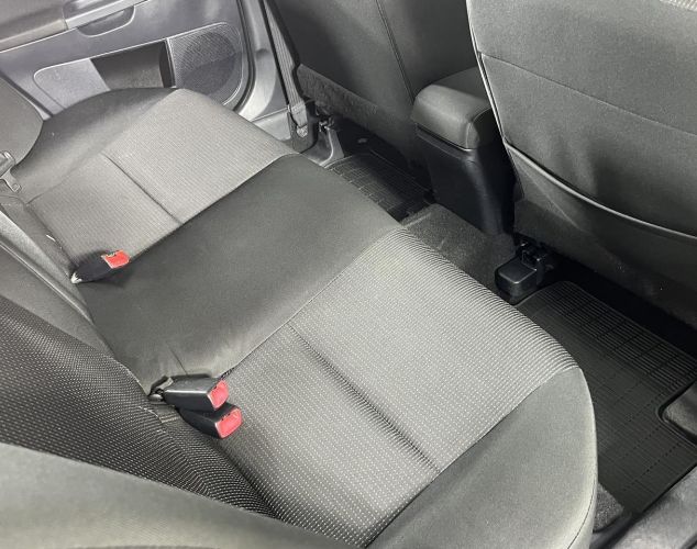 Mitsubishi Lancer  Invite