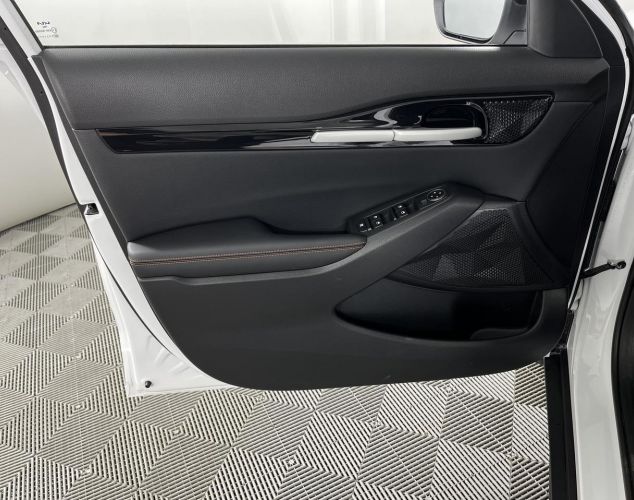 Kia Seltos  Deluxe Edition