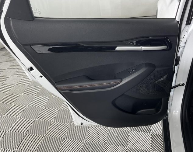 Kia Seltos  Deluxe Edition