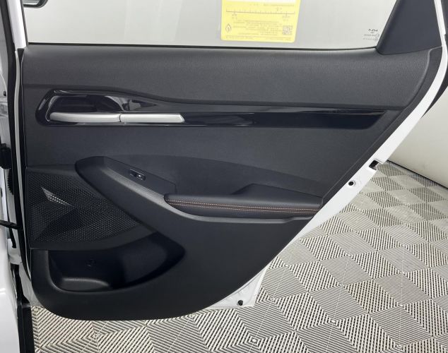 Kia Seltos  Deluxe Edition