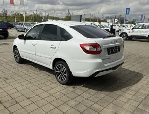 323 автомобиля LADA (ВАЗ) - ракурс 4