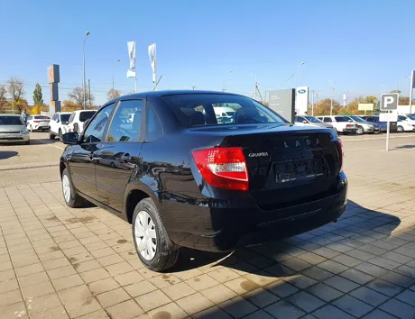 882 автомобиля LADA (ВАЗ) - ракурс 4