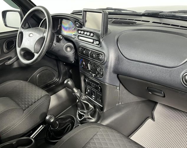 LADA (ВАЗ) Niva Travel  [BLACK]