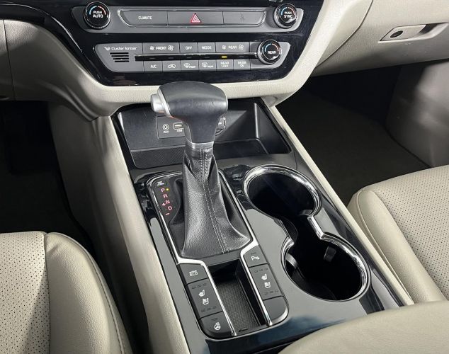 Kia Carnival  Premium+