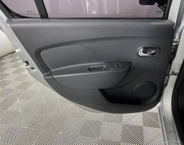 Renault Sandero  Life