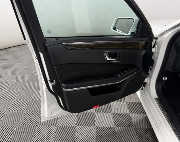 Mercedes-Benz E-Класс  Base