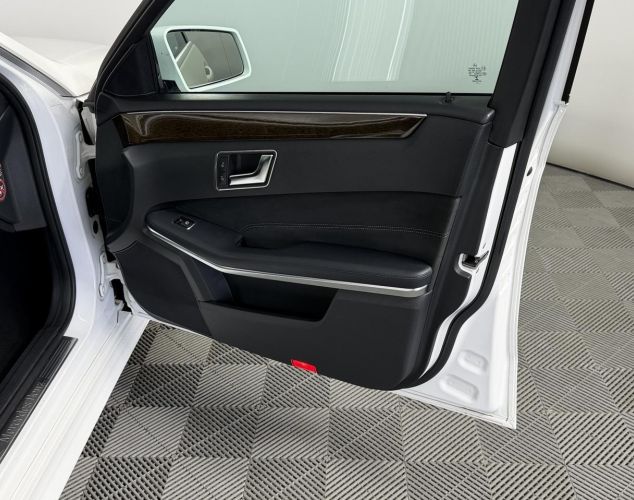 Mercedes-Benz E-Класс  Base