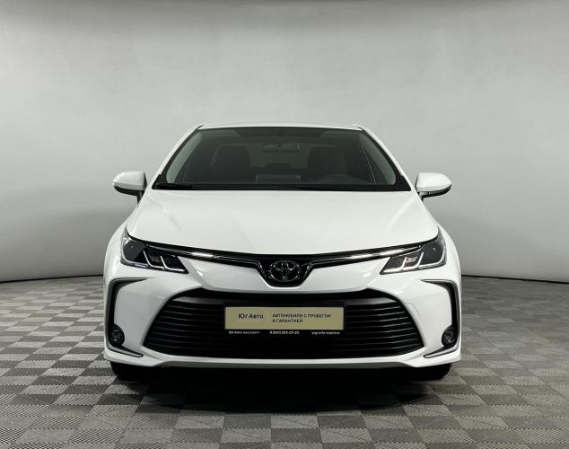 Toyota Corolla  Комфорт (CVT) 18