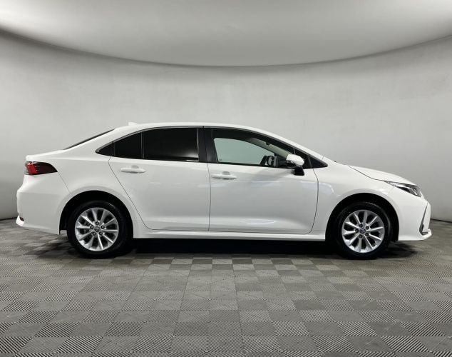 Toyota Corolla  Комфорт (CVT) 18